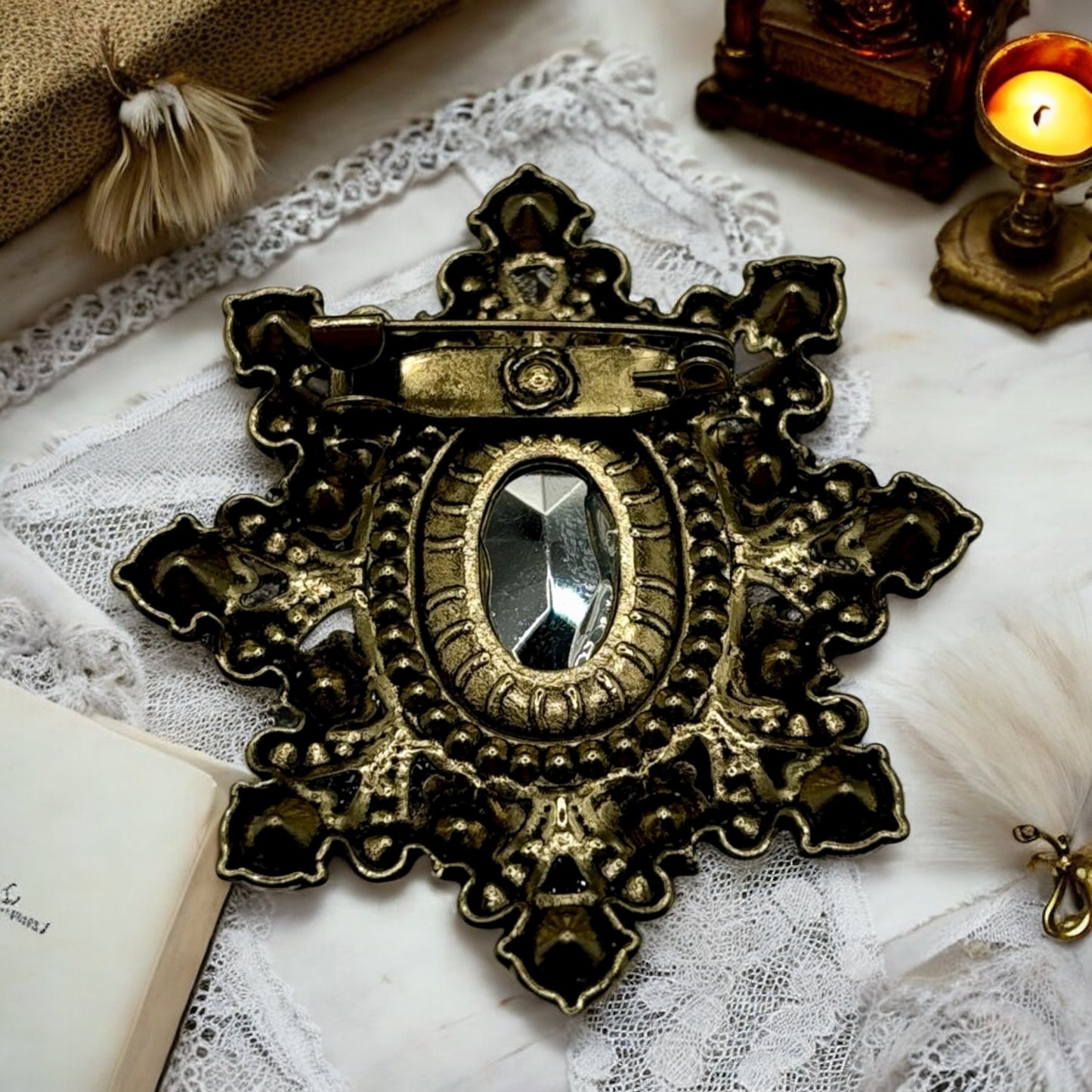 Broche Reine d’Hiver