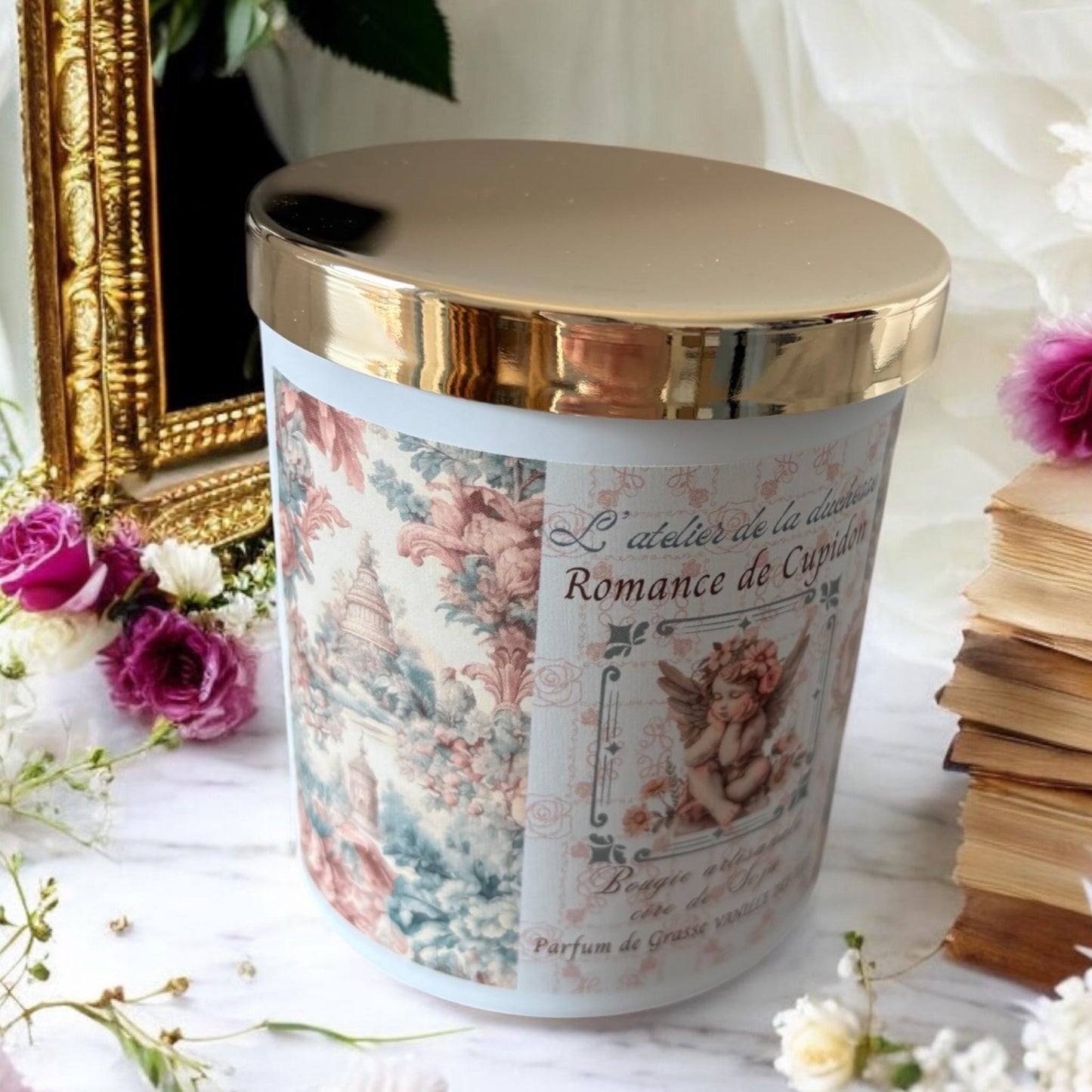 Bougie romance de Cupidon, parfum vanille des iles, bougie anglaise, bougie Bridgerton, bougie élégante, bougie florale, bougie luxe, ange.