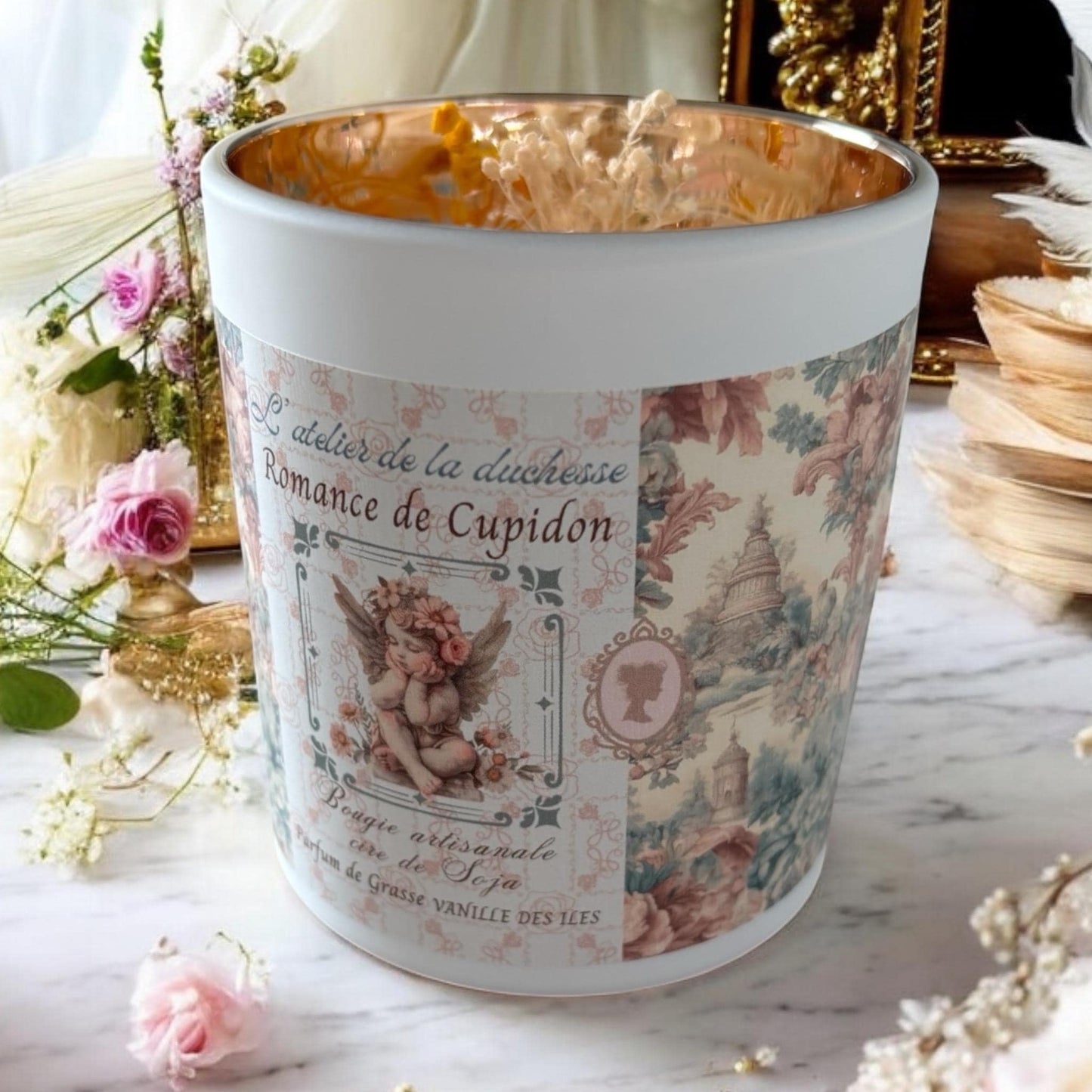 Bougie romance de Cupidon, parfum vanille des iles, bougie anglaise, bougie Bridgerton, bougie élégante, bougie florale, bougie luxe, ange.