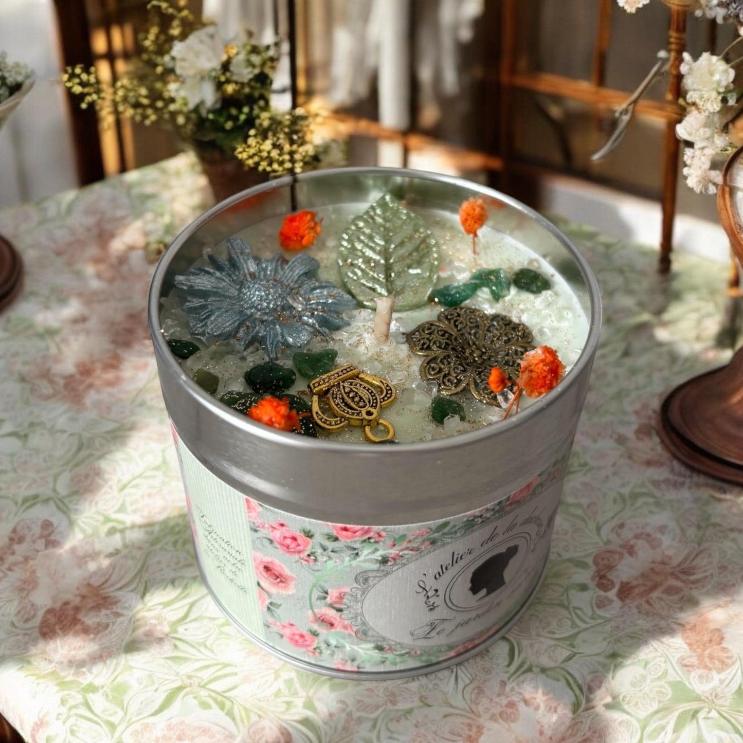 Bougie le jardin secret, parfum pétales d’oranger, bougie anglaise, bougie Bridgerton, bougie florale, pierres d’Aventurine.