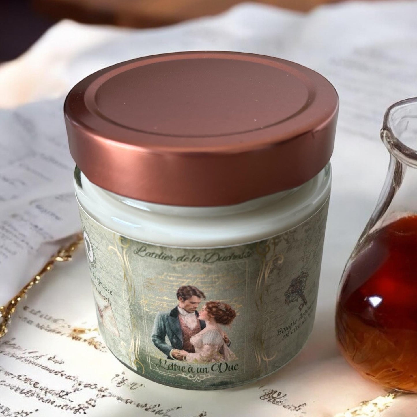Bougie Lettre à un Duc, parfum cachemire et soie, bougie Bridgerton, pierres de Grenat, bougie shabby chic, cadeau romantique, camée.