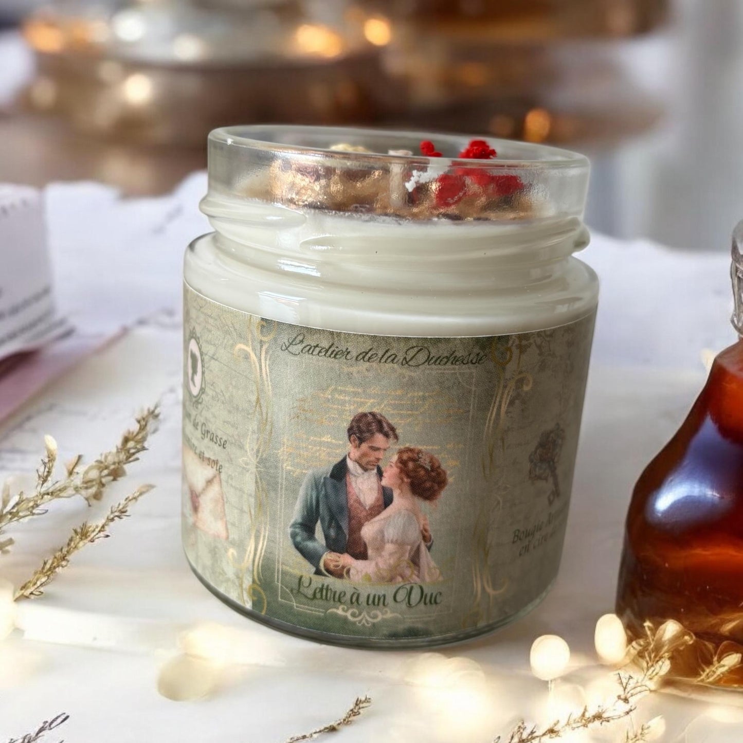 Bougie Lettre à un Duc, parfum cachemire et soie, bougie Bridgerton, pierres de Grenat, bougie shabby chic, cadeau romantique, camée.