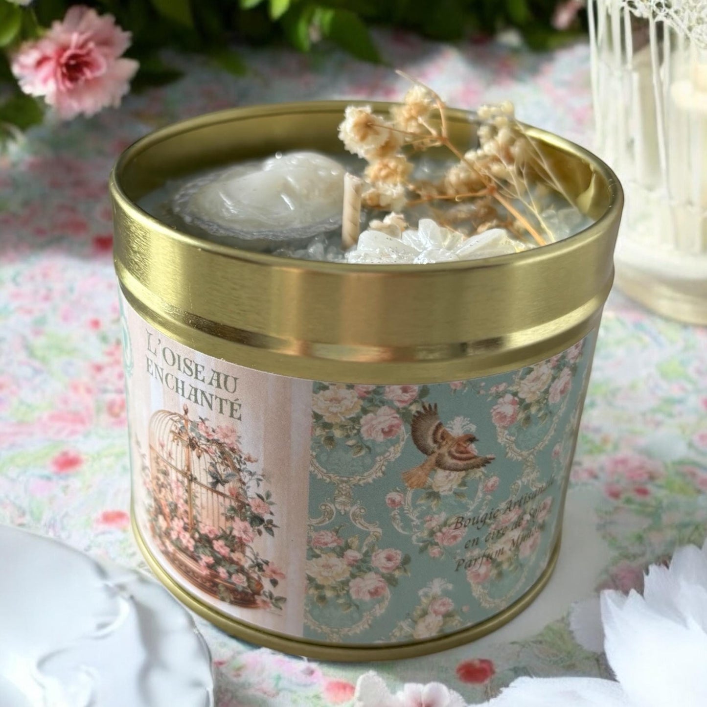 Bougie L'oiseau enchanté, parfum Mimosa, bougie anglaise, bougie Mimosa, bougie shabby chic, bougie avec cristaux, élégance vintage.