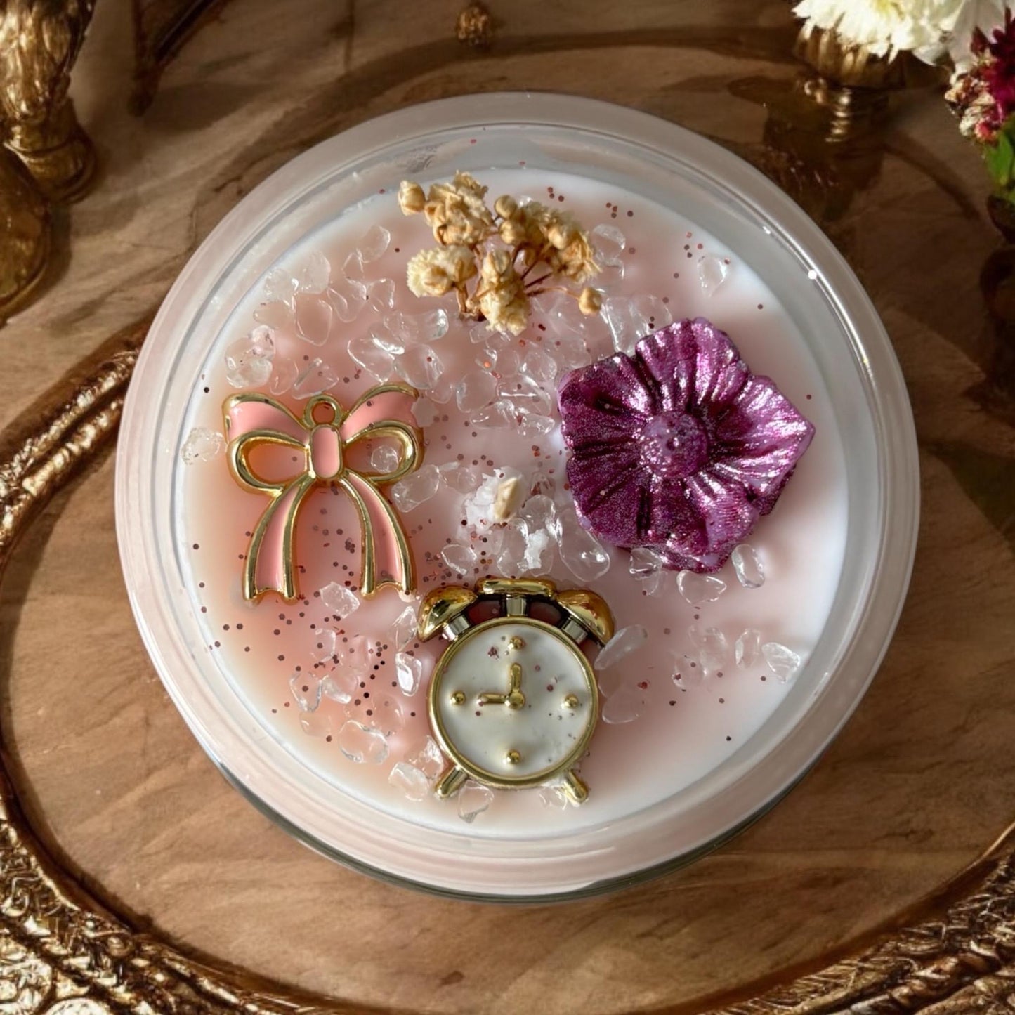 Bougie Mélodie d’Antan, parfum Néroli, bougie anglaise, bougie Bridgerton, bougie victorienne, bougie parfumée, déco élégante.