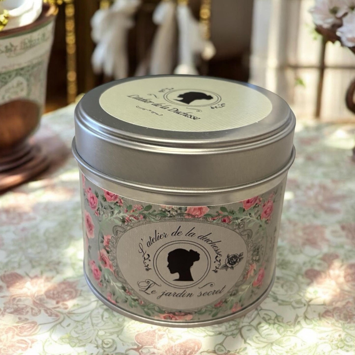 Bougie le jardin secret, parfum pétales d’oranger, bougie anglaise, bougie Bridgerton, bougie florale, pierres d’Aventurine.