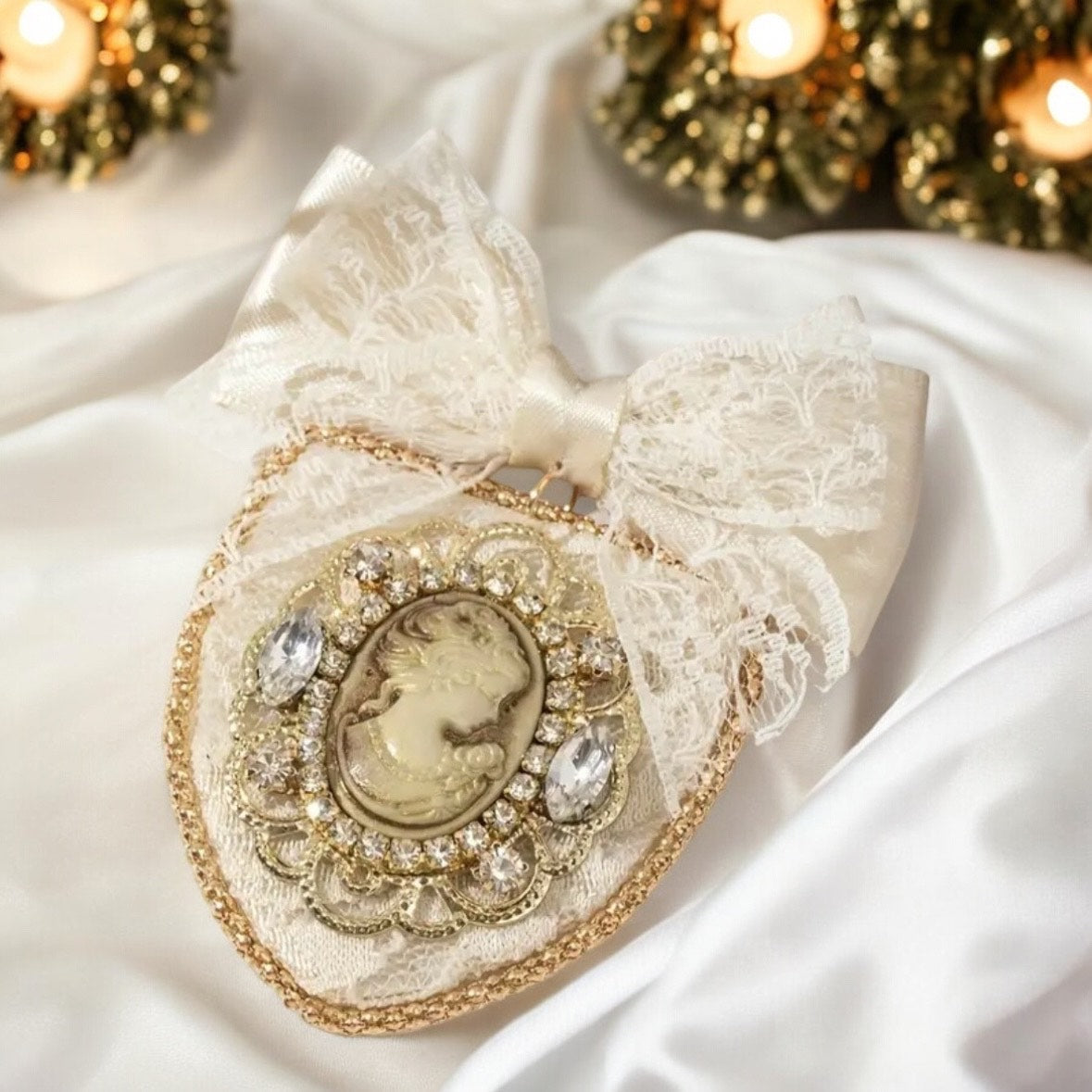 Broche « Élégance Antique »