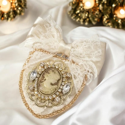 Broche « Élégance Antique »