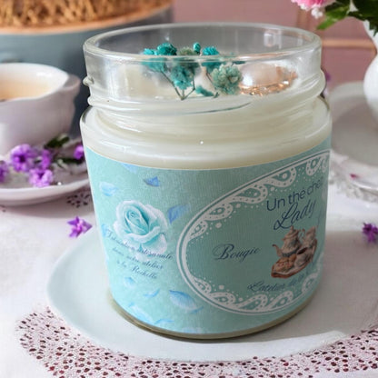 Bougie un thé chez Lady, parfum agrumes et sauges, bougie anglaise, bougie Bridgerton, bougie parfumée, bougie décorative, bougie florale.