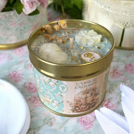 Bougie L'oiseau enchanté, parfum Mimosa, bougie anglaise, bougie Mimosa, bougie shabby chic, bougie avec cristaux, élégance vintage.