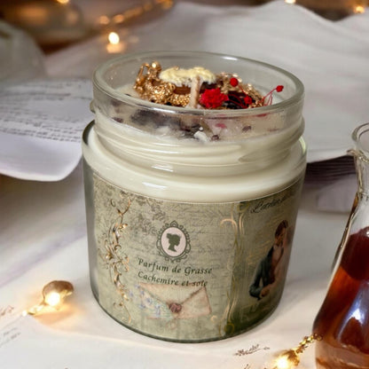 Bougie Lettre à un Duc, parfum cachemire et soie, bougie Bridgerton, pierres de Grenat, bougie shabby chic, cadeau romantique, camée.