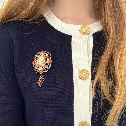 Broche camée, broche ancienne, broche vintage, bijou victorien, accessoire vintage chic, Bridgerton